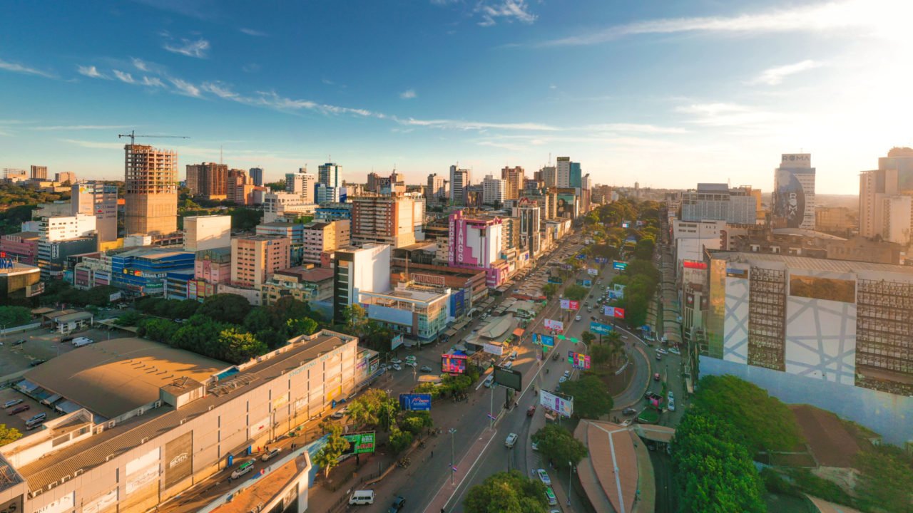 Vista urbana de Ciudad del Este, no Paraguai